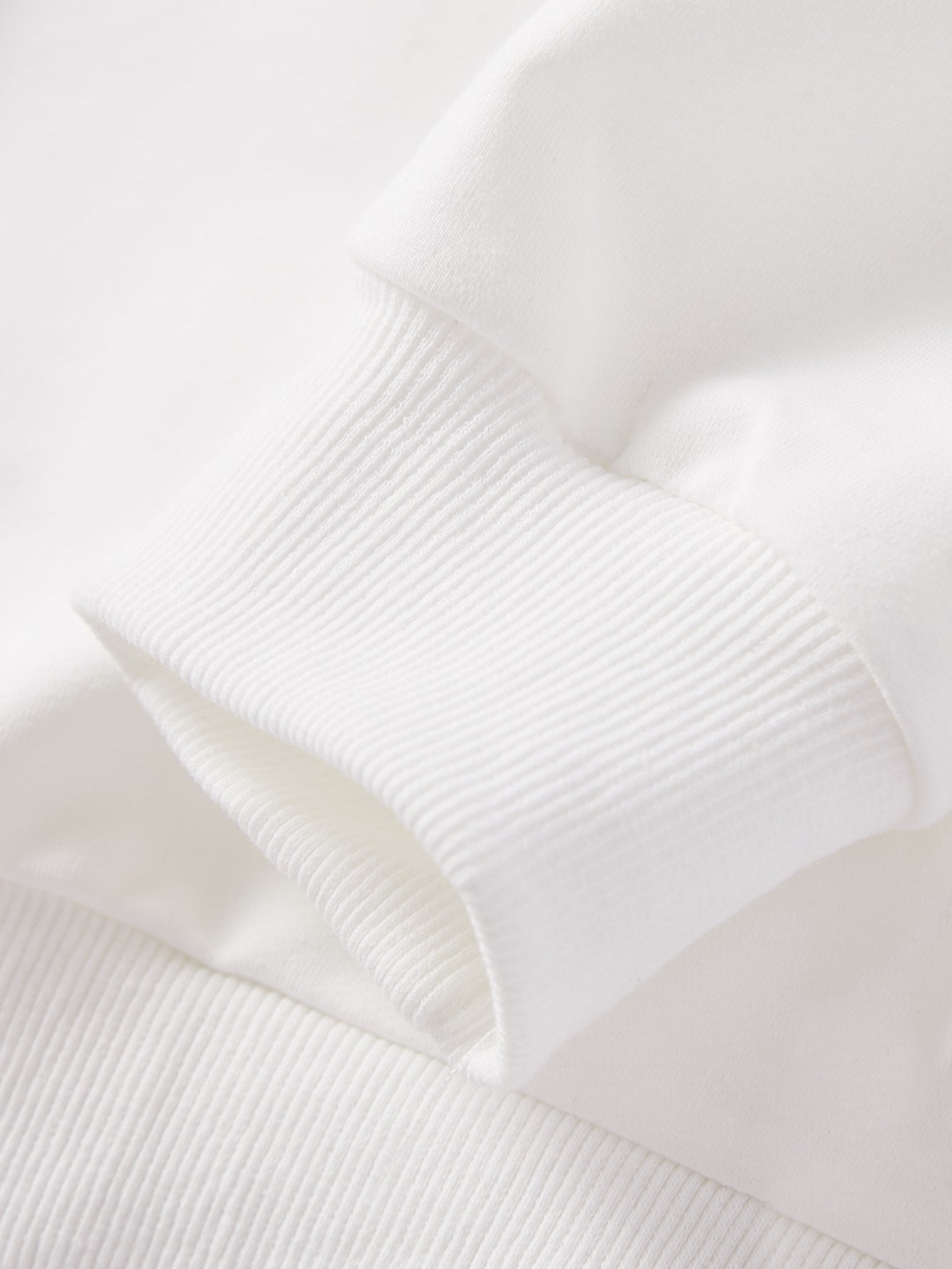 Herren Sweatshirt mit Rundhalsausschnitt – Lockerer Langarm-Pullover, Weicher Alltags-Sweater für Herbst/Winter, Weißes Basic für die Garderobe, Herbst-Winter-Bekleidung, Bequeme Kleidung