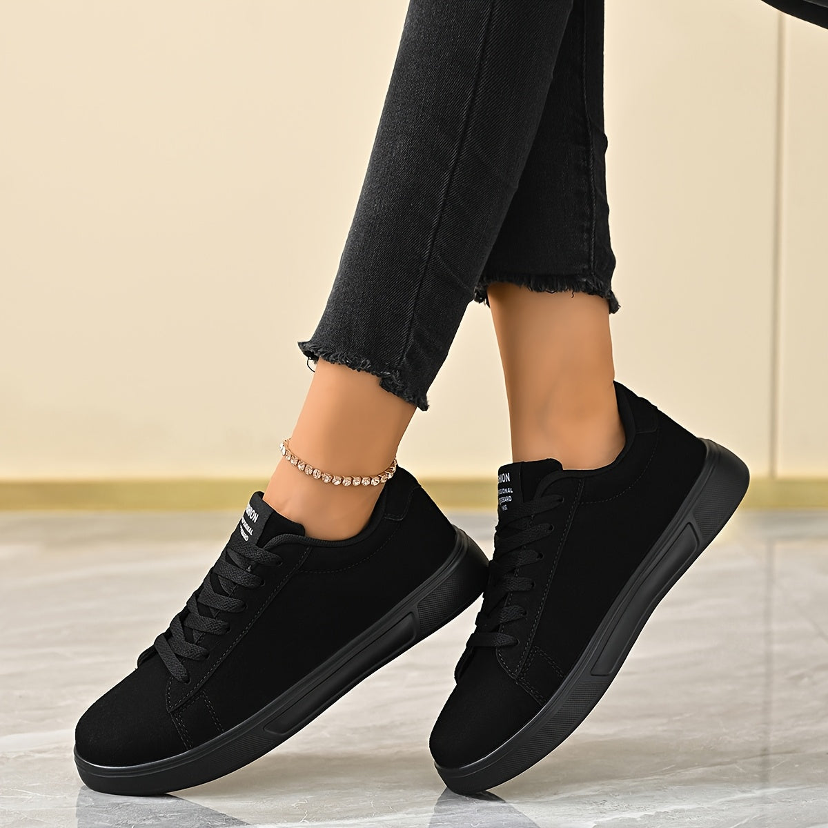 Damen Leichte Sportsneaker – Bequeme Lace-Up Laufschuhe mit EVA-Sohle, Atmungsaktivem Stofffutter & Synthetik-Obermaterial – All-Season Outdoor & Casual Sneaker (Schwarz)