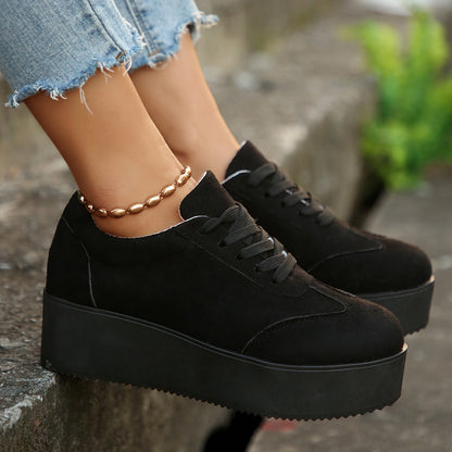 Damen Chunky Platform Schuhe – Rutschfeste Schnürschuhe mit dicker Sohle & Gepolsterter Innensohle, Bequeme Low-Top Schuhe für Alltag, Büro & Feste