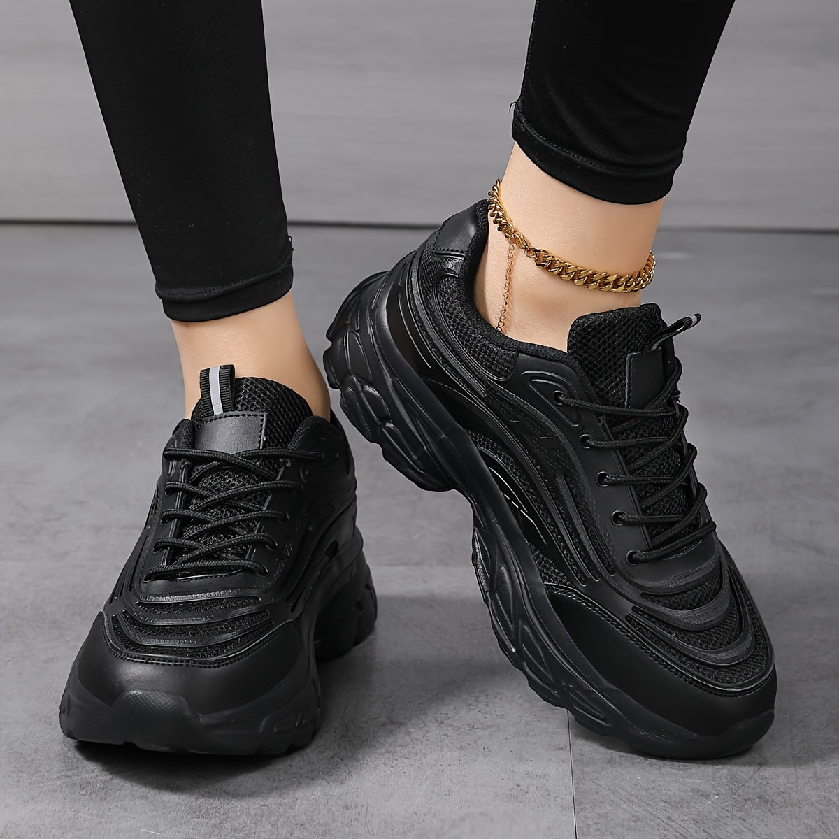 Damen Atmungsaktive Sneakers – Leichte Phylon-Sohle, Mesh & Synthetik Obermaterial, Bequeme Low-Top Schnürschuhe für Arbeit & Freizeit (Schwarz/Weiß)