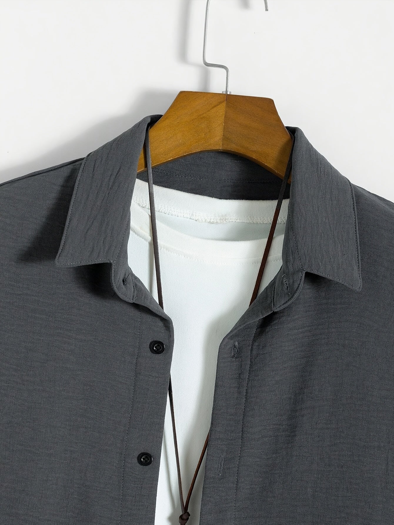 Herren Button-Down Hemd – Langarm Freizeithemd mit Klappkragen, Lockere Passform, Einfarbig, Maschinenwaschbar – All-Season Büro- & Alltagshemd