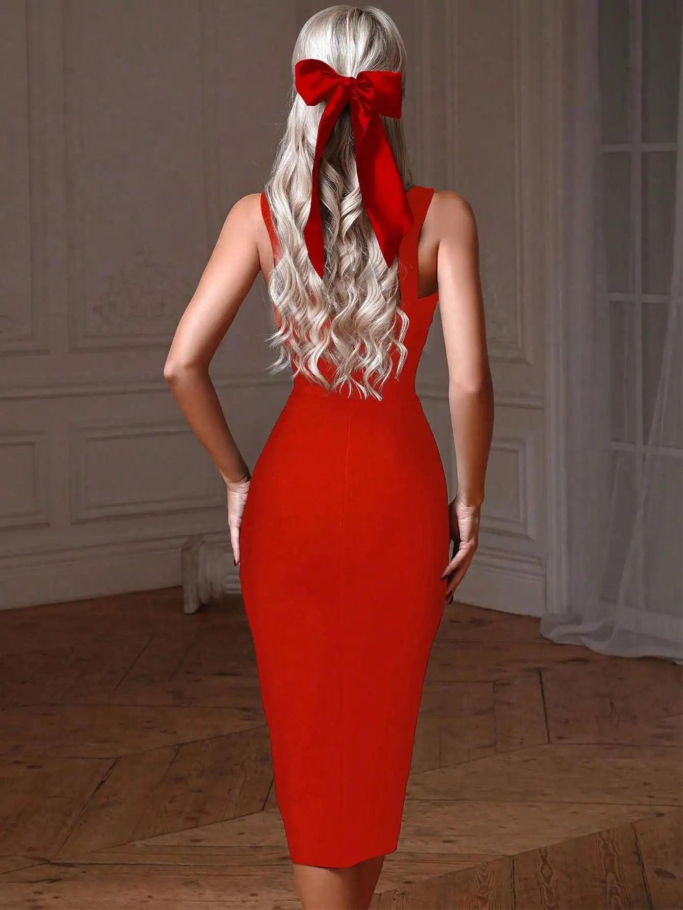 Fashion Sexy Elegant Spaghetti Strap V Neck Midi Bodycon Dress Summer Crystal Embellished Bandage Dress Red Evening Cocktail