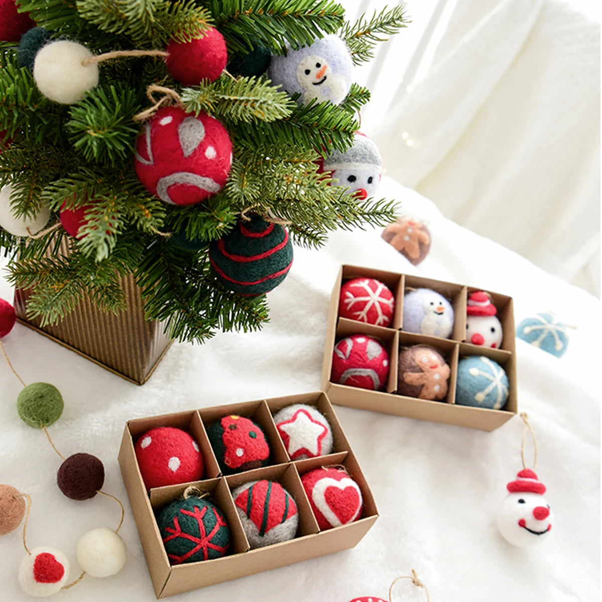 6 Weihnachtsdekorationen – Filzkugeln, kleine hängende Weihnachtsschneeflocken, Schneemann-Girlande, Weihnachtsbaumschmuck & Weihnachtsgeschenke