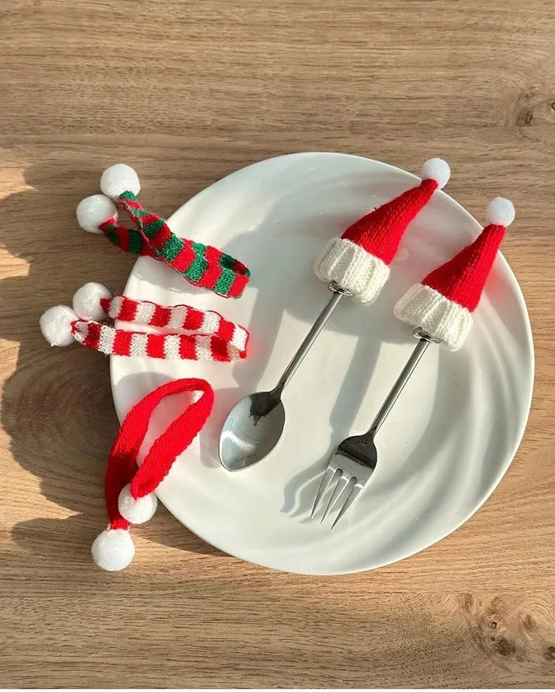 Mini Weihnachtsmütze und Schal Set – kleines Strick-Weihnachtskostüm für Katzen, Kaninchen, Puppen, Flaschenverschluss, DIY, Partydeko