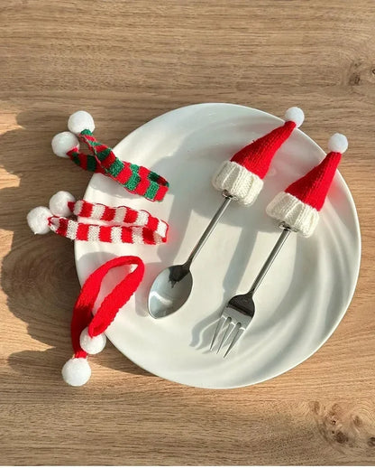 Mini Weihnachtsmütze und Schal Set – kleines Strick-Weihnachtskostüm für Katzen, Kaninchen, Puppen, Flaschenverschluss, DIY, Partydeko