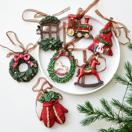 1 weihnachtlicher Schaukelpferdekranz aus Kunstharz, dekorativer Anhänger für Fensterdekorationen für den Innenbereich, festliche Party-Ornamente