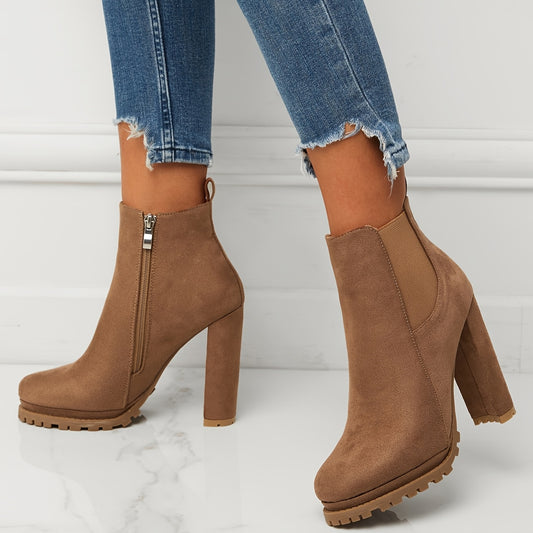 Damen High-Heel Ankle Boots mit dicker Plateau-Sohle – Spitzzehen-Design, Chunky Blockabsatz, braunes PU-Obermaterial und Gummisohle – Modische Winterstiefel für Casual & Formal