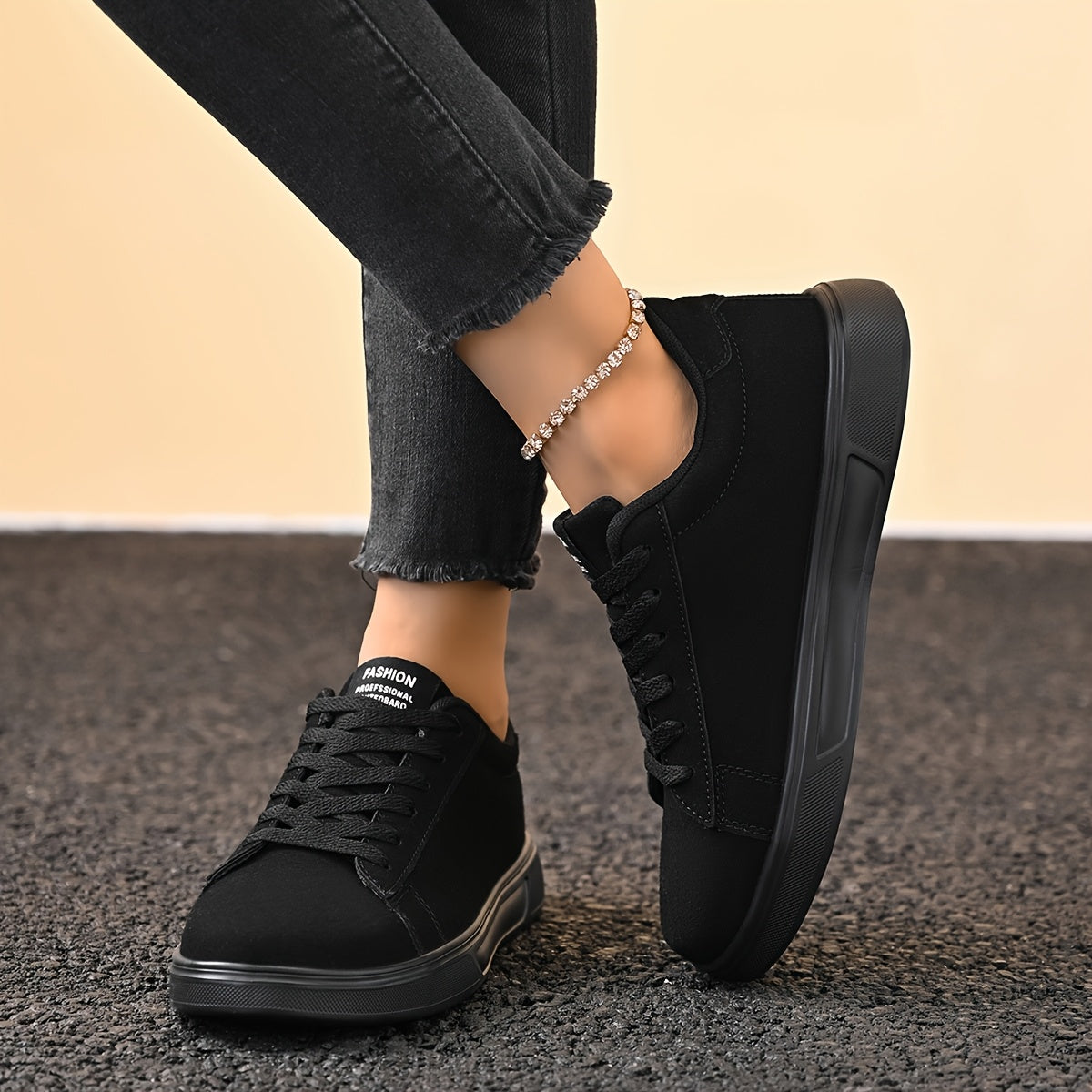 Damen Leichte Sportsneaker – Bequeme Lace-Up Laufschuhe mit EVA-Sohle, Atmungsaktivem Stofffutter & Synthetik-Obermaterial – All-Season Outdoor & Casual Sneaker (Schwarz)